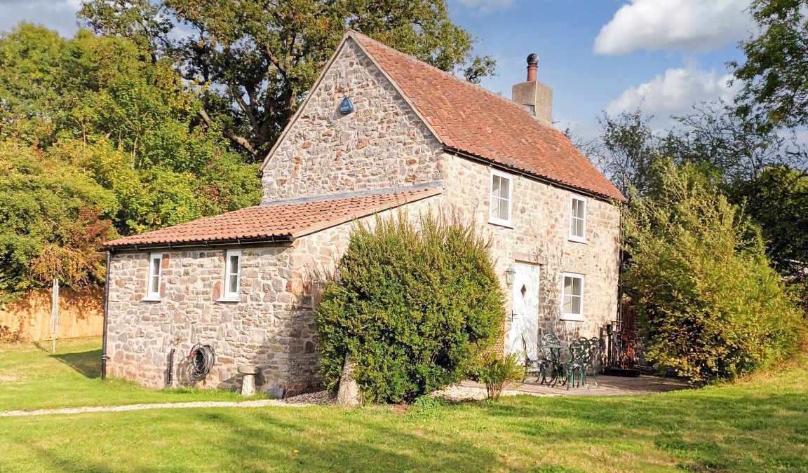 Upton Cheyney Cottage | Cabin ∙ 1 bedroom ∙ 2 guests