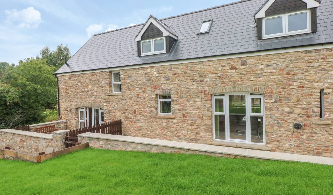 Miskin Cottage | Cabin ∙ 1 bedroom ∙ 2 guests