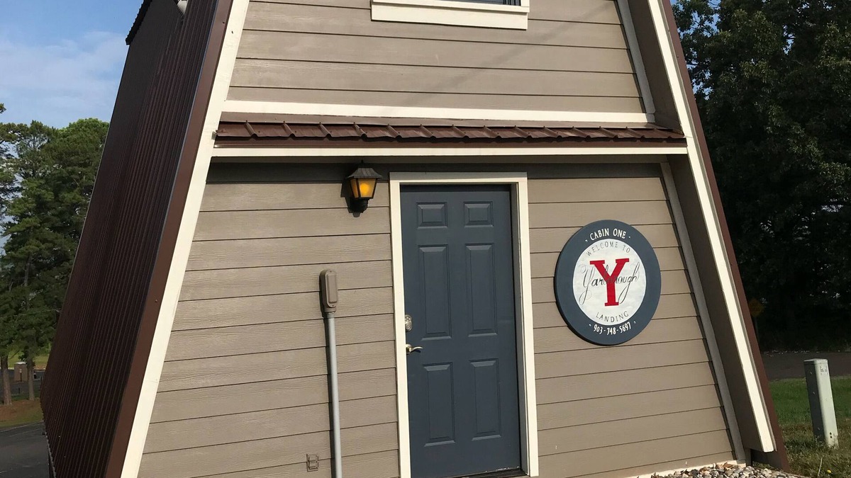 Columbus Cabin | Cabin 1- Overlooks Yarborough Landing and Millwood Lake