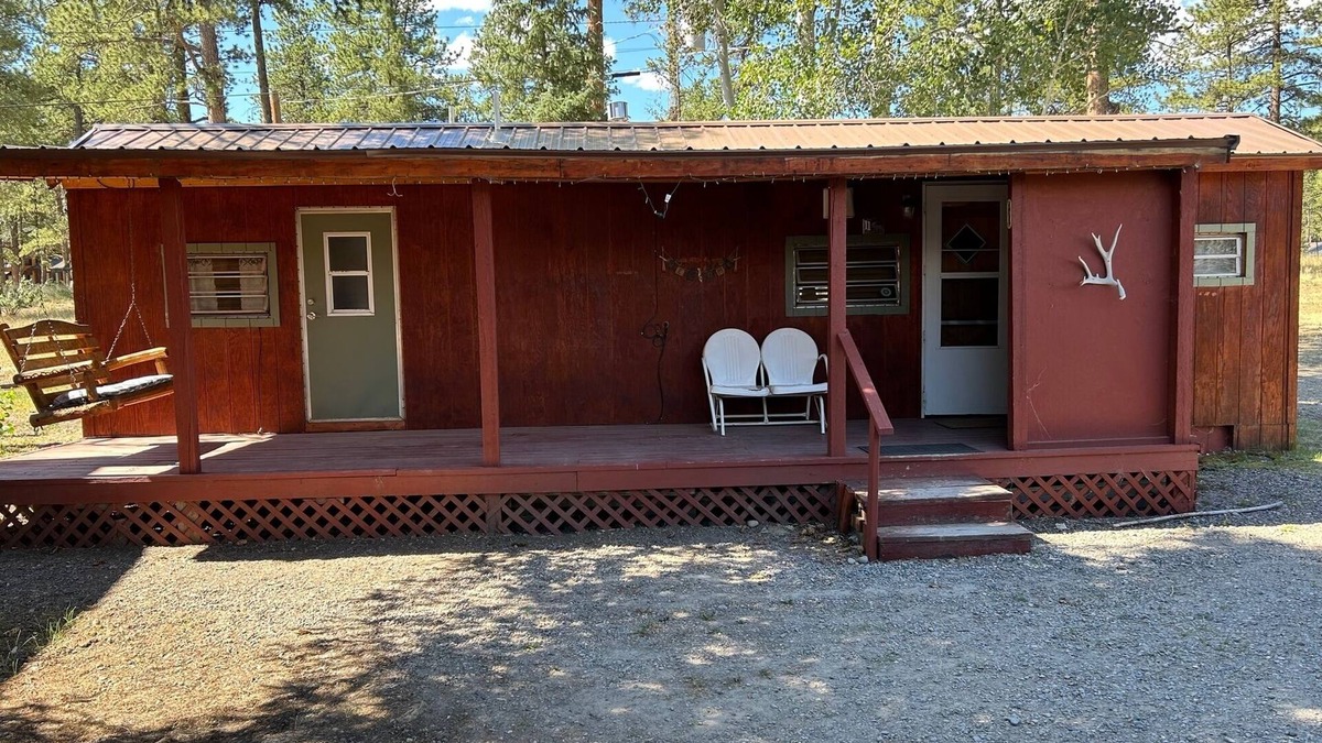 Ponderosa Pines Cabin | Cabin 11 - Grandview Cabins