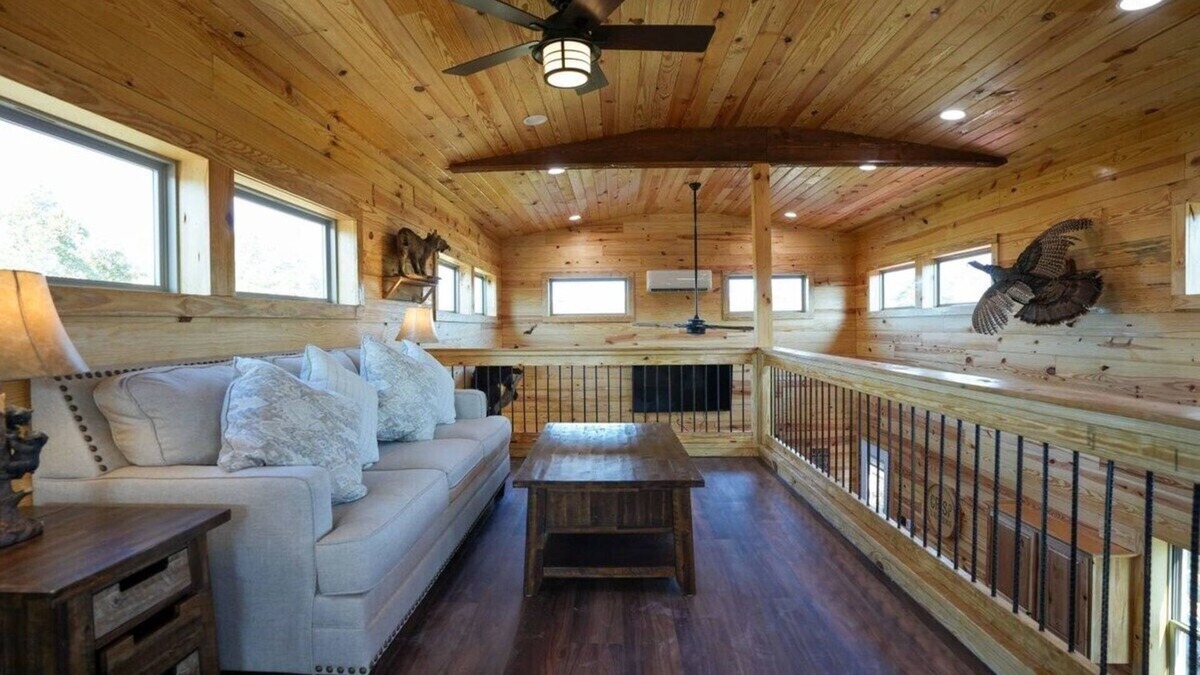 Bridgeport Cabin | Cabin 11 - Unique Cabin, Sauna, Hot Tub, FirePit, Games