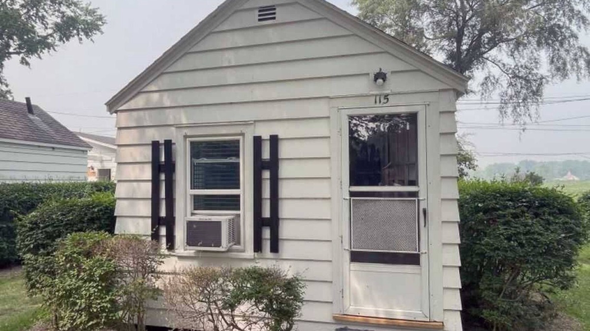 Huron House | Cabin #117 A tranquil 1 bedroom with AC and WiFi