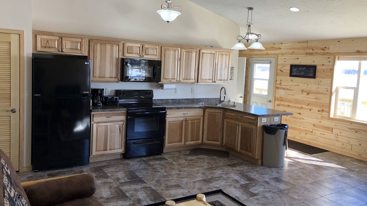 Hines Resort | Cabin 12 Lakefront Amazing Views Kid & Pet Friendly Water Trampoline Dock Fishin