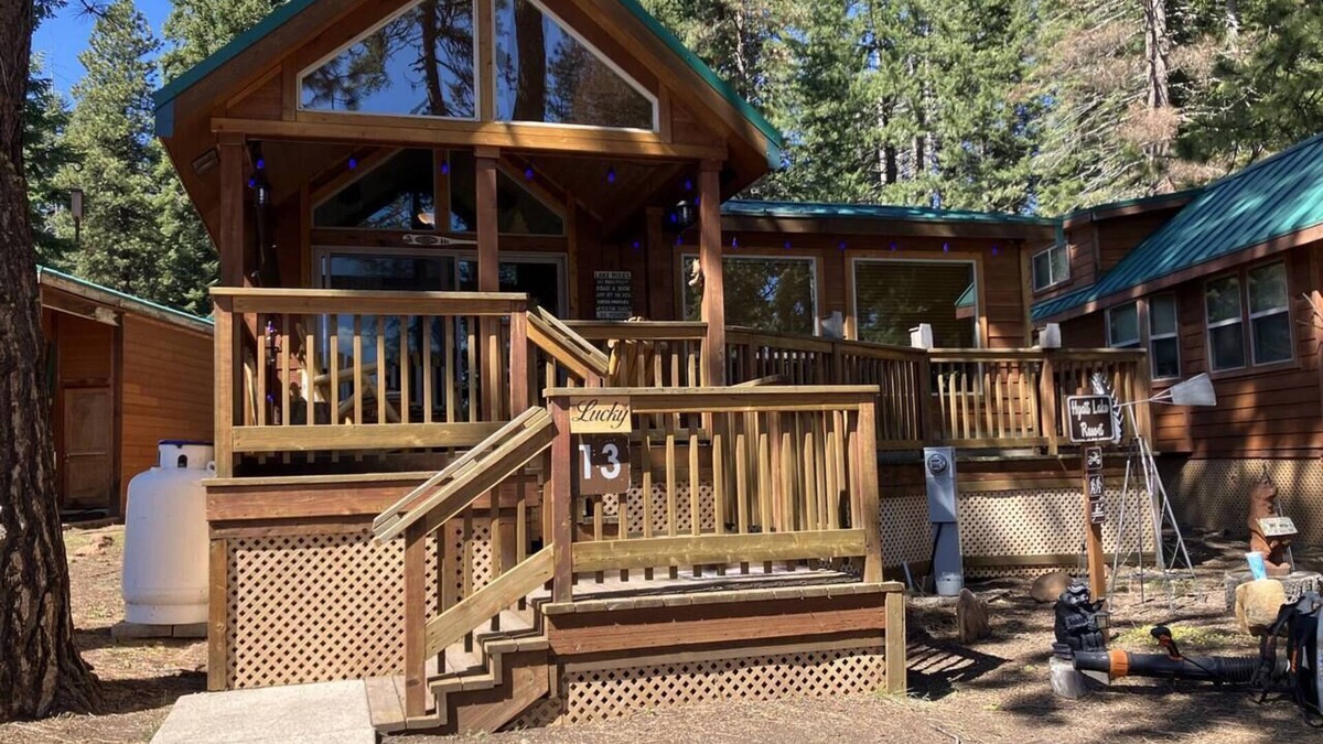 Ashland House | Cabin #13 at Hyatt Lake Resort