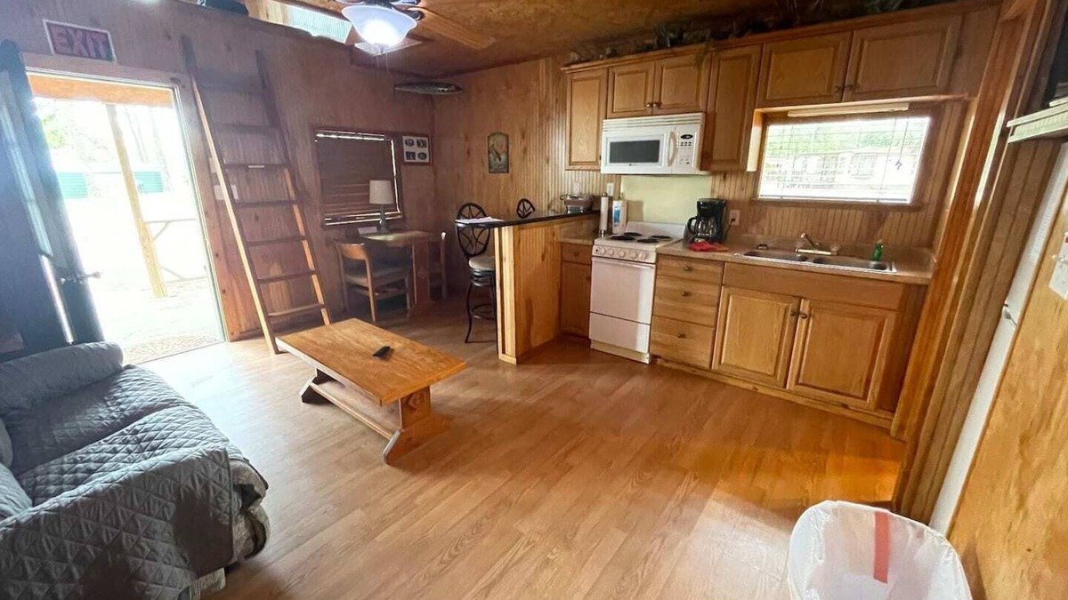 Negreet Cabin | Cabin 14 at Tranquility Bay Resort