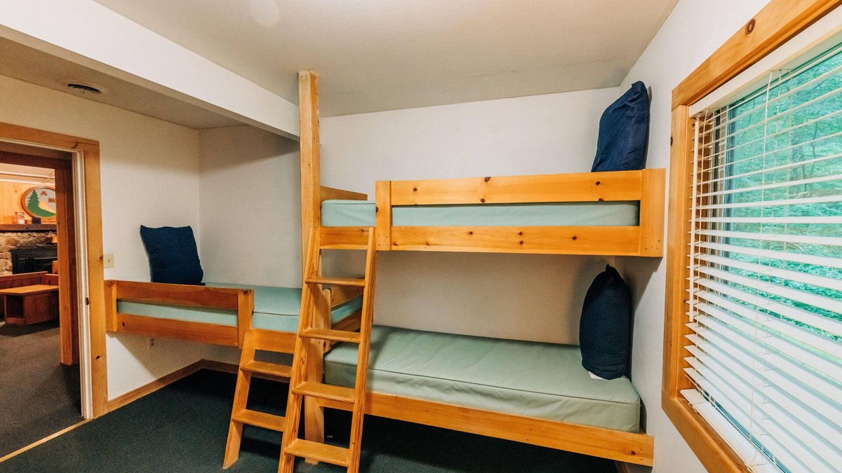 Columbia Cabin | Cabin, 16 Bunks, Kitchen, Bathroom, ADA