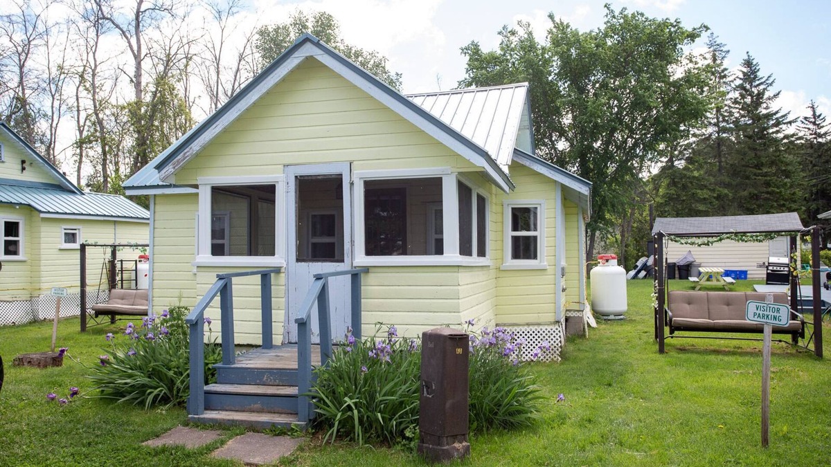 Lindsay Cabin | Cabin 2- 2-Bedroom Lakeview Cabin, Swimming Sandy Beach, Fishing Dock & Firepits