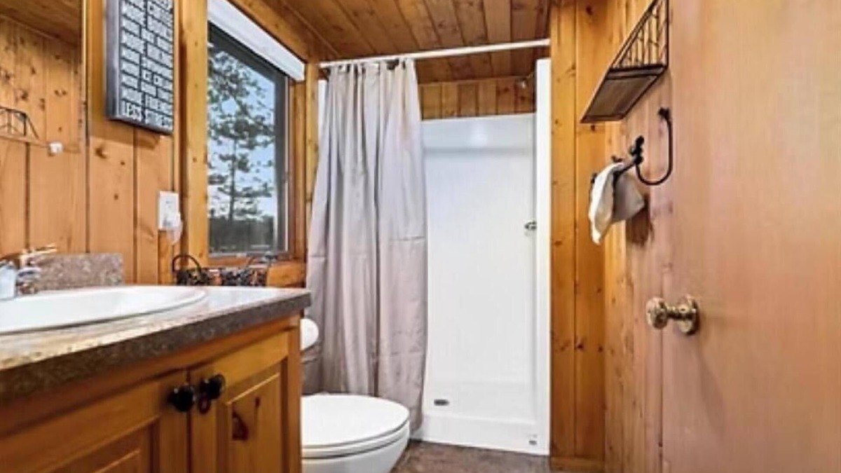 Pine River Apartment | Cabin 2 at Heaths Resort
