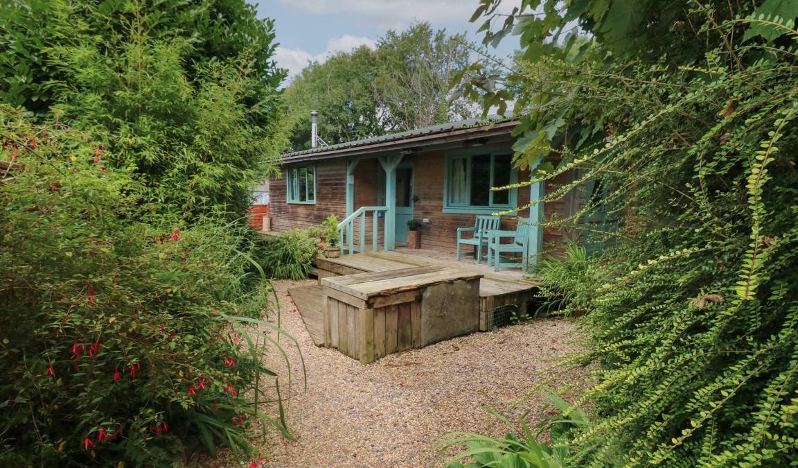 Cosheston Cottage | Cabin ∙ 2 bedrooms ∙ 4 guests