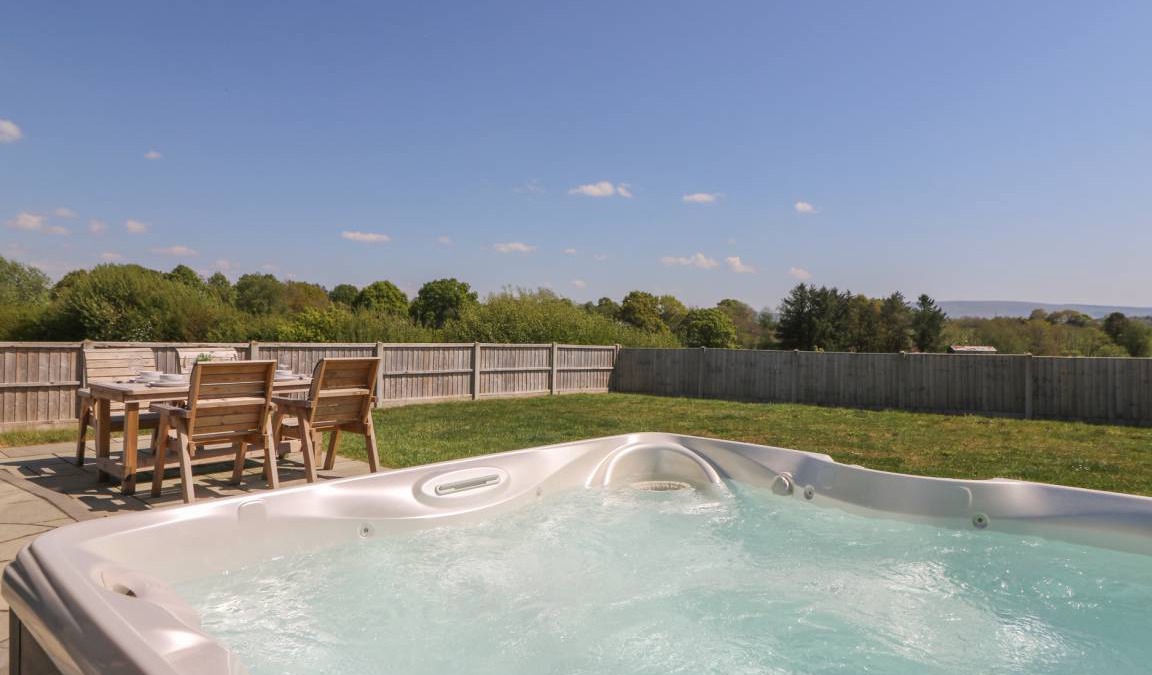 Llandrindod Wells Cottage | Cabin ∙ 2 bedrooms ∙ 4 guests