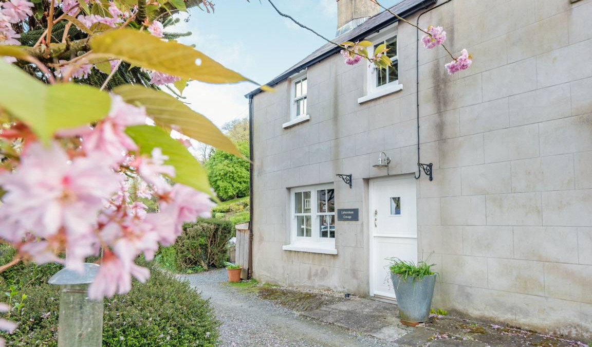 Cresswell Quay Cottage | Cabin ∙ 2 bedrooms ∙ 4 guests