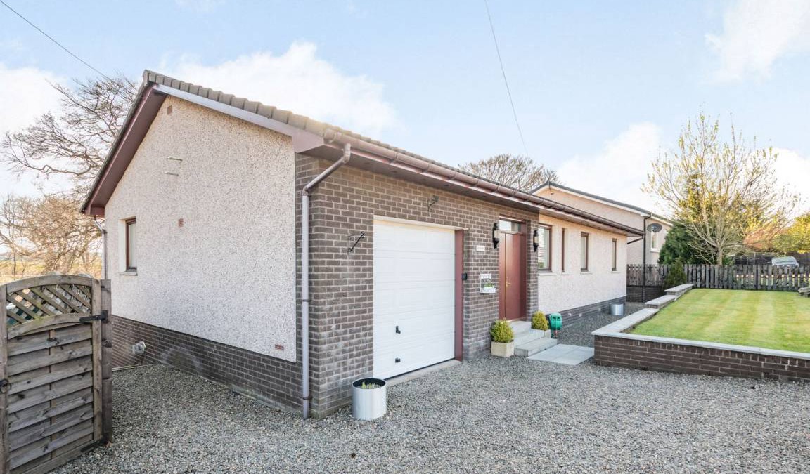 Lanark Cottage | Cabin ∙ 2 bedrooms ∙ 4 guests