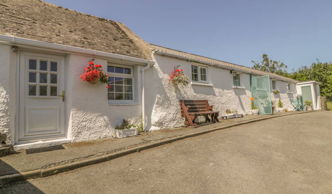 Bryngwran Cottage | Cabin ∙ 2 bedrooms ∙ 4 guests