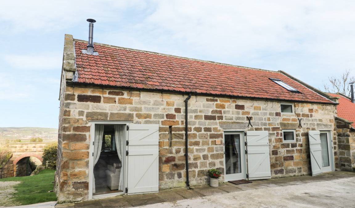 Fylingdales Cottage | Cabin ∙ 2 bedrooms ∙ 4 guests
