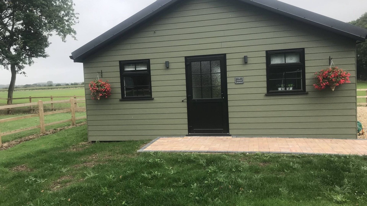 East Dereham Cabin | Cabin 2 - Glenfyne. Cabin Hideaways in private gardens.