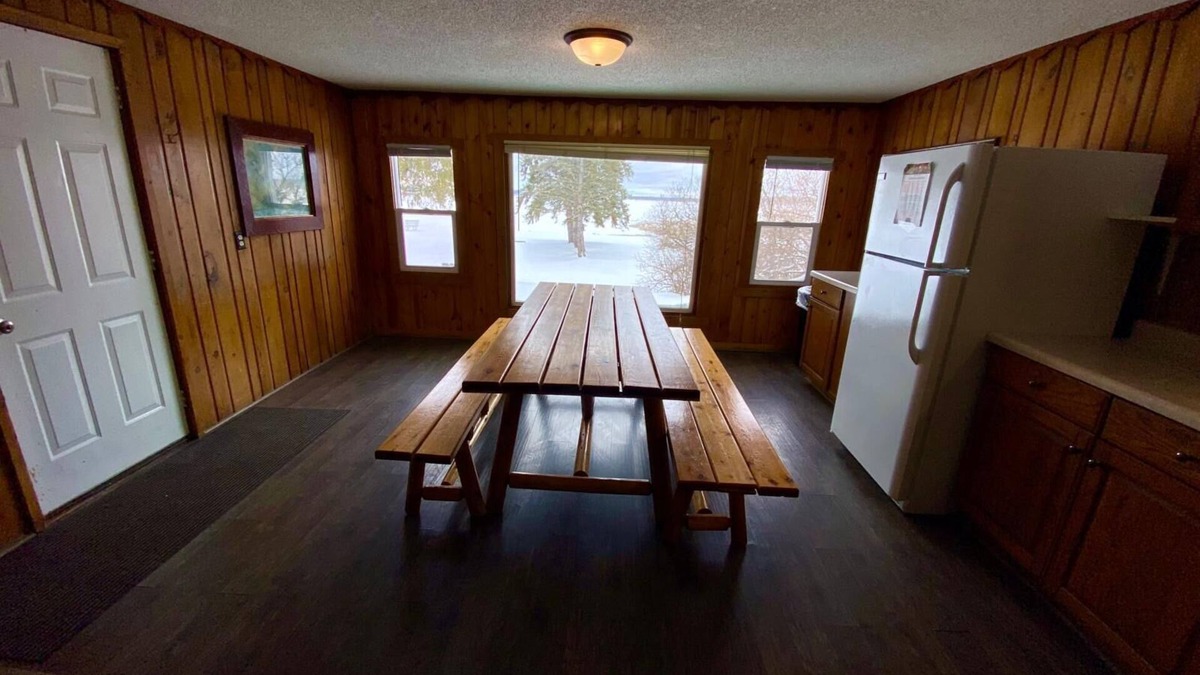 Hines Apartment | Cabin 2 Lakefront Family Resort