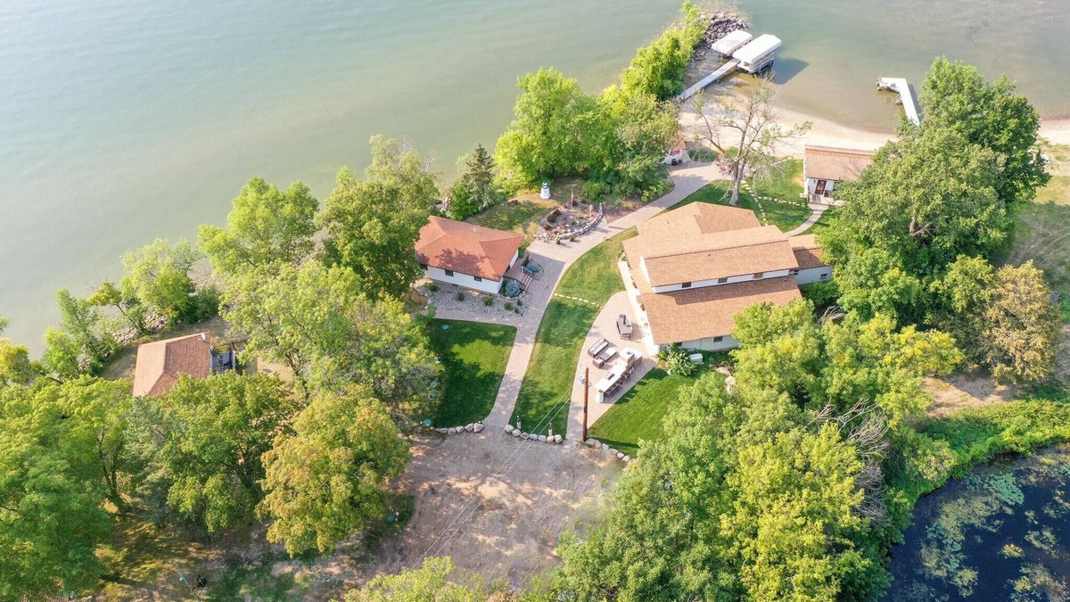 Longville Cabin | Cabin 2, Lien's Resort, Up North Cabin on Leech Lake, Fishing, Swimming, Boating