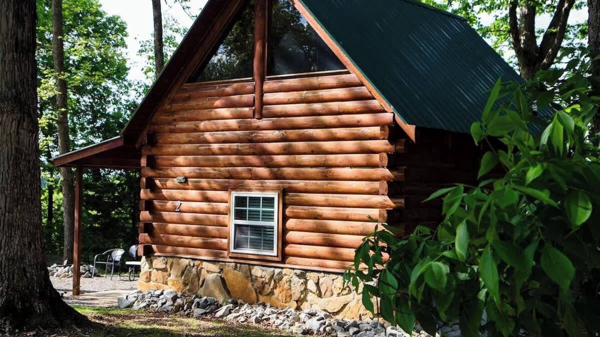 Columbia Cabin | Cabin 2 - Log Cabin Retreat near Green River Lake Sleeps 5!