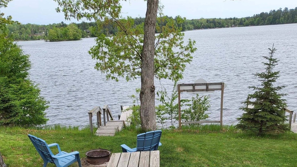 Chetek Apartment | Cabin 2 - Northwoods themed 1 BR, lakefront cabin.
