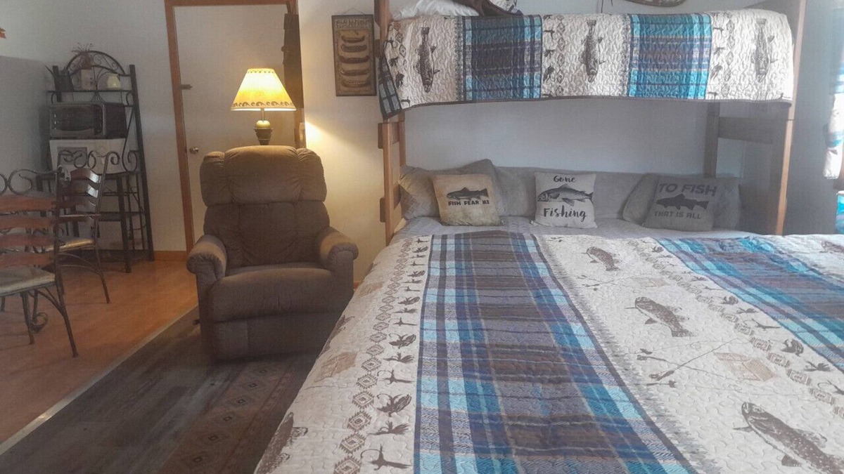 Blue Mountain Lake Cabin | Cabin 2 - Unit 3 sleeps 5 people