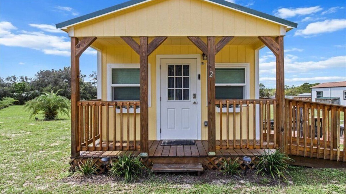 Sugarmill Woods Cabin | Cabin #2 Zen At The Palms 5 Star Adult Resort minutes from scalloping & fishing