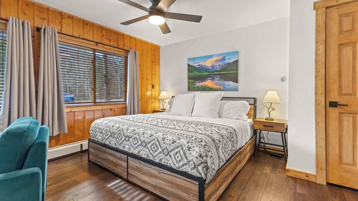 Estes Park Cabin | Cabin 21- Accessible Unit & King Bed