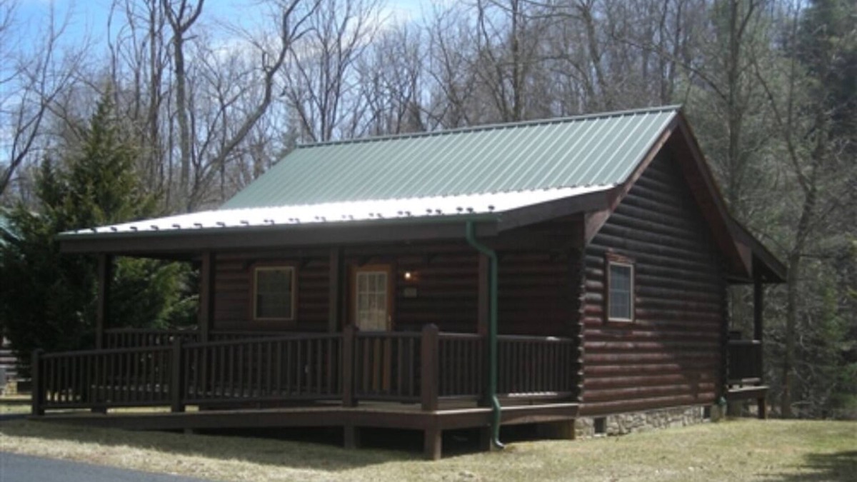 Galax Apartment | Cabin 299 - Along the Way