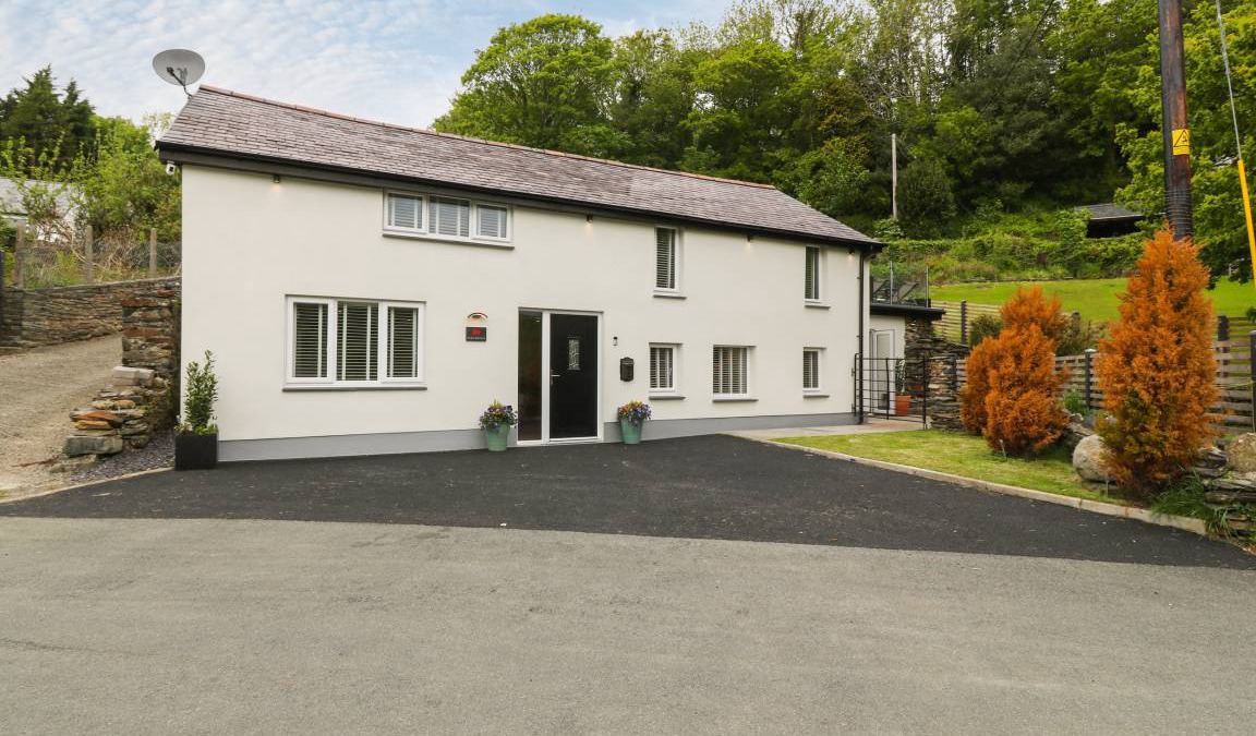 Penrhyndeudraeth Cottage | Cabin ∙ 3 bedrooms ∙ 8 guests
