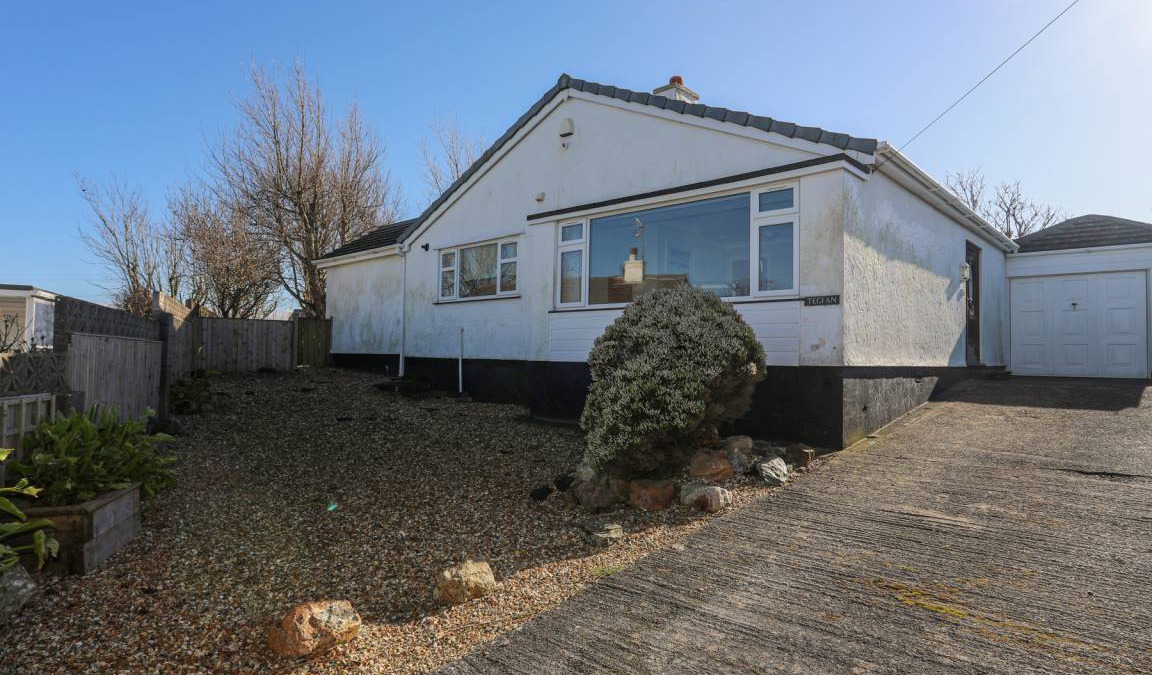 Trearddur Bay Cottage | Cabin ∙ 3 bedrooms ∙ 6 guests