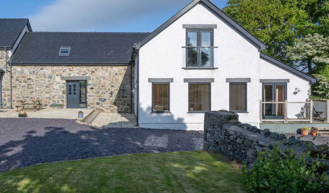 Menai Bridge Cottage | Cabin ∙ 3 bedrooms ∙ 6 guests