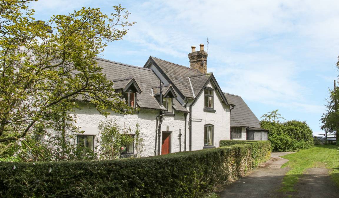 Bronygarth Cottage | Cabin ∙ 3 bedrooms ∙ 5 guests