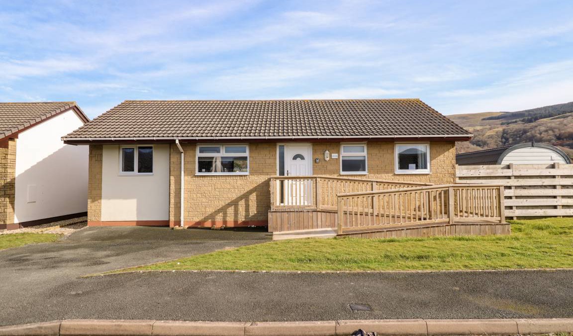 Fairbourne Cottage | Cabin ∙ 3 bedrooms ∙ 5 guests