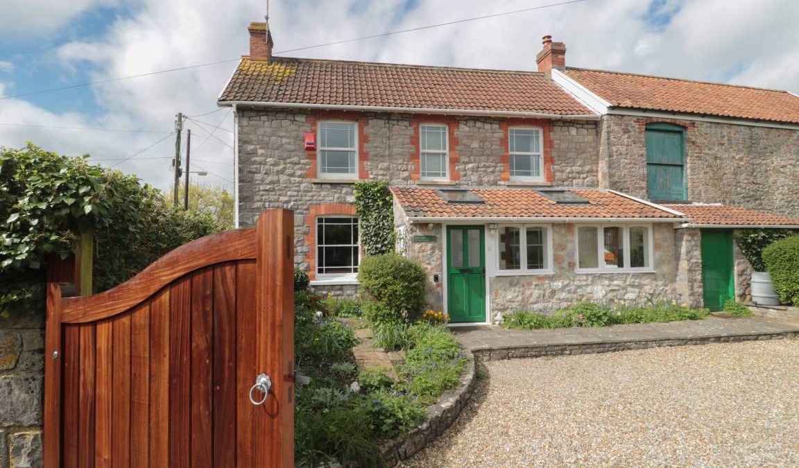 Cheddar Cottage | Cabin ∙ 3 bedrooms ∙ 5 guests