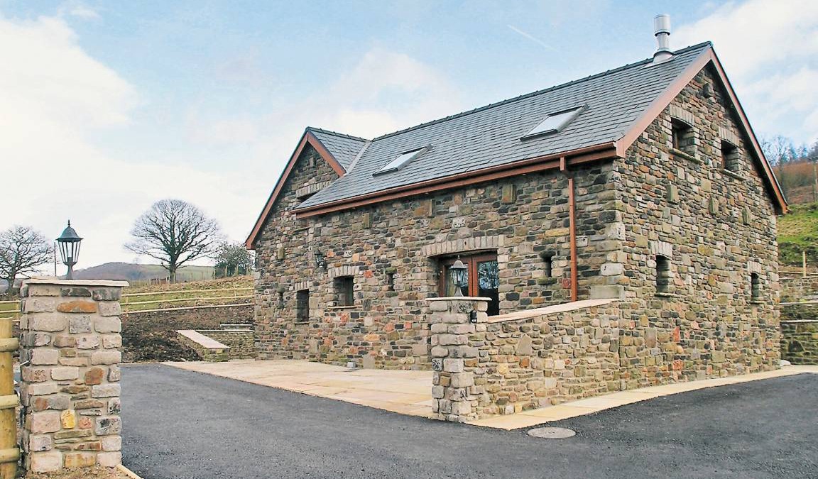 Crynant Cottage | Cabin ∙ 3 bedrooms ∙ 6 guests