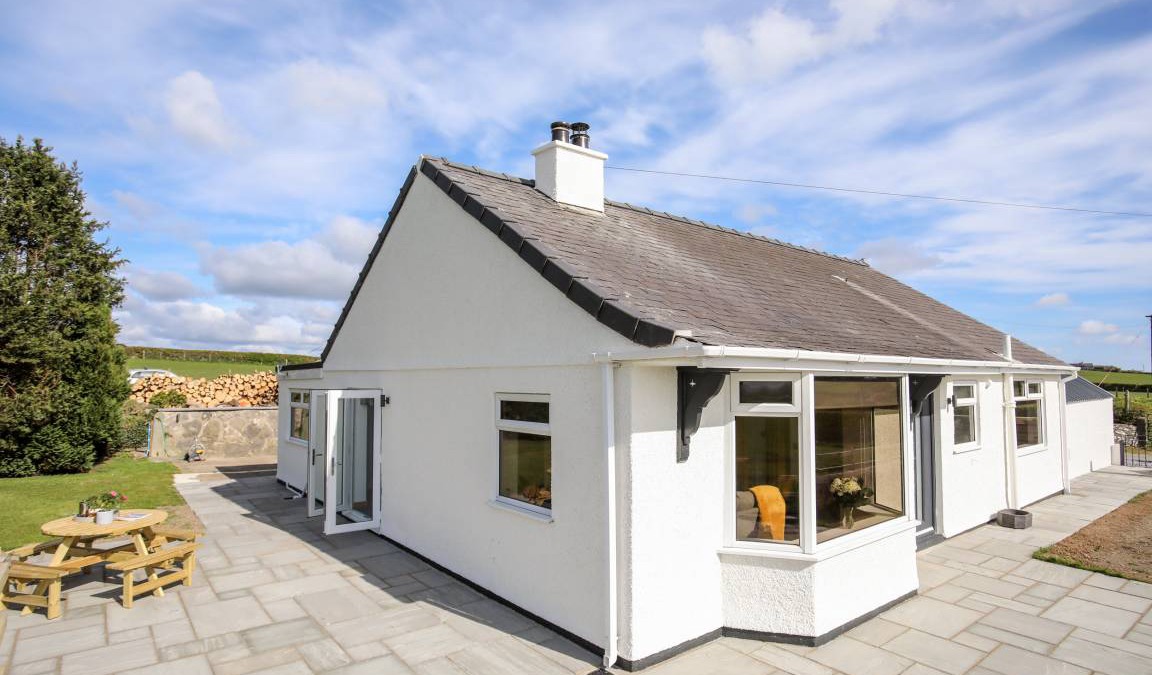 Llanfairpwllgwyngyll Cottage | Cabin ∙ 3 bedrooms ∙ 6 guests