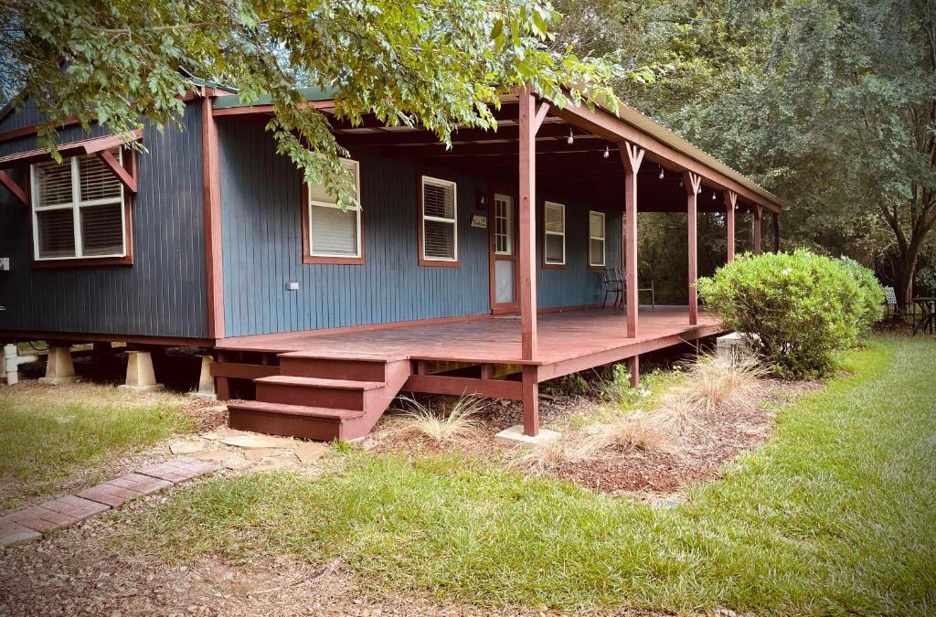 Summit Villa | Cabin 3 - Modern Cabin Rentals in Southwest Mississippi at Firefly Lane