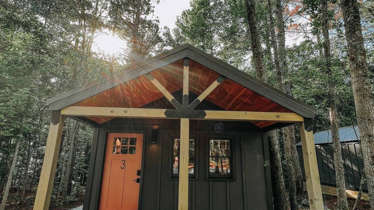 Hartwell RV Rental | Cabin #3: One king-size bed, a full kitchen, and a large gravel parking pad beside the cabin for easy boat or trailer storage.