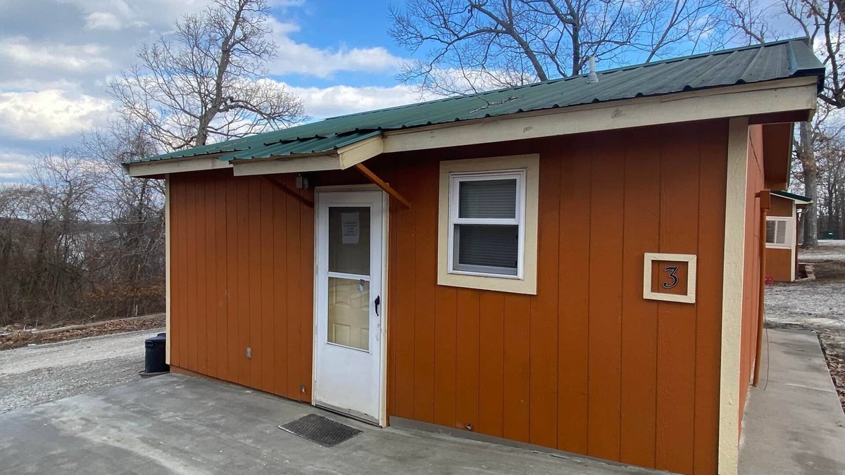 Warsaw Cabin | Cabin 3 - Reel and Trigger