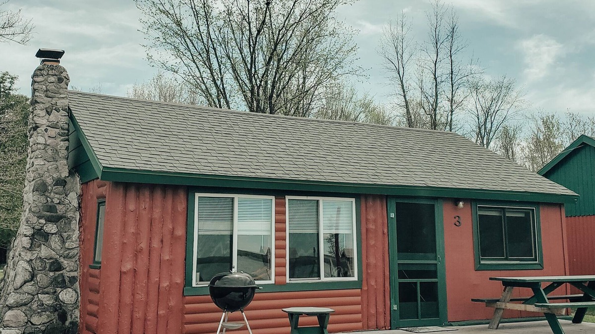 Gould City Cabin | Cabin 3-The Elk Lodge at Sunset Pines Resort