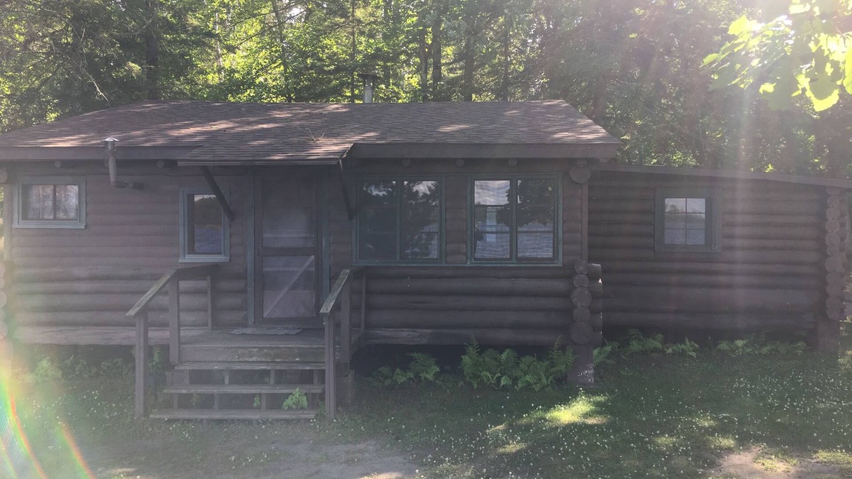 Deer River Cabin | CABIN #3 (Walleye) Beautiful log cabin situated on the lake!