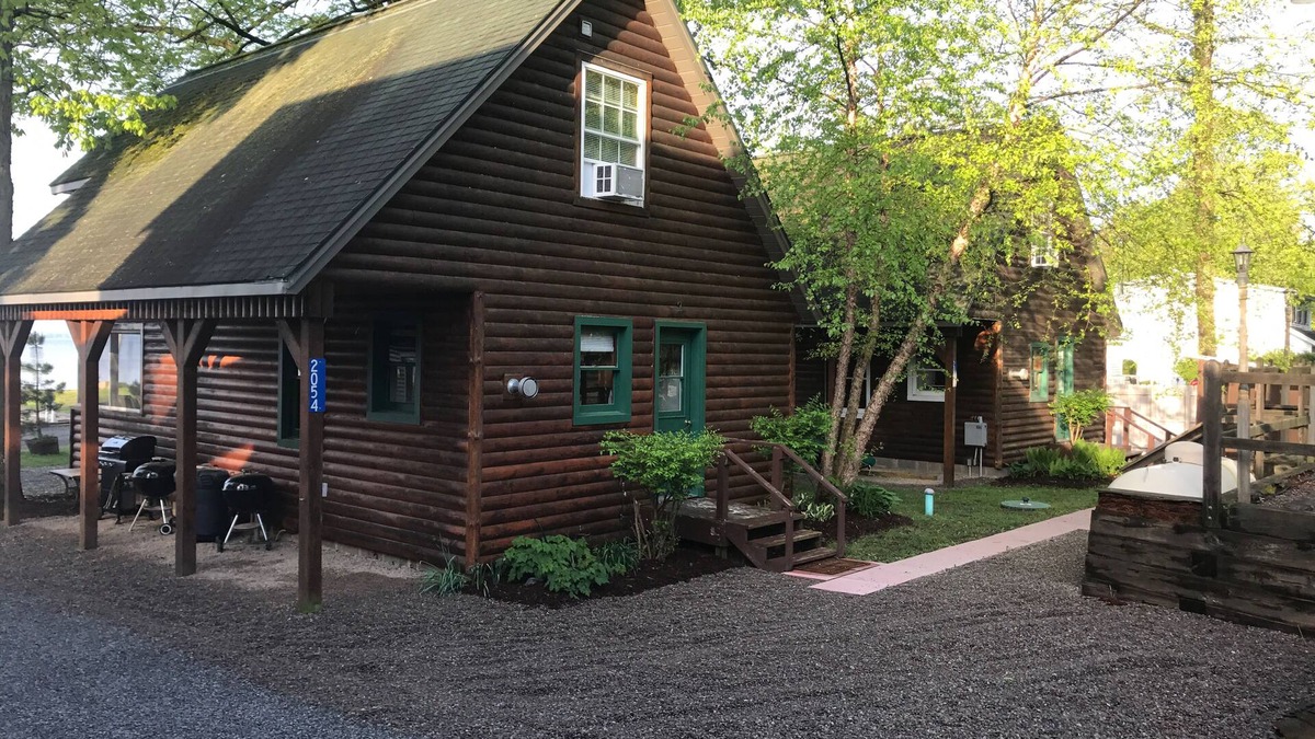 North Bay Cabin | Cabin 3 Waterfront - Three Pines Lodging & Marina