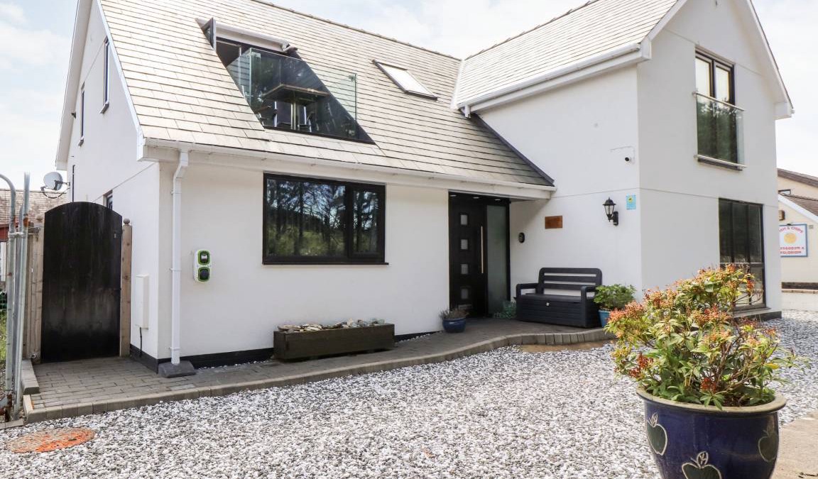 Morfa Bychan Cottage | Cabin ∙ 4 bedrooms ∙ 8 guests
