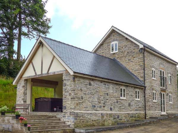 Tirabad Cottage | Cabin ∙ 4 bedrooms ∙ 8 guests