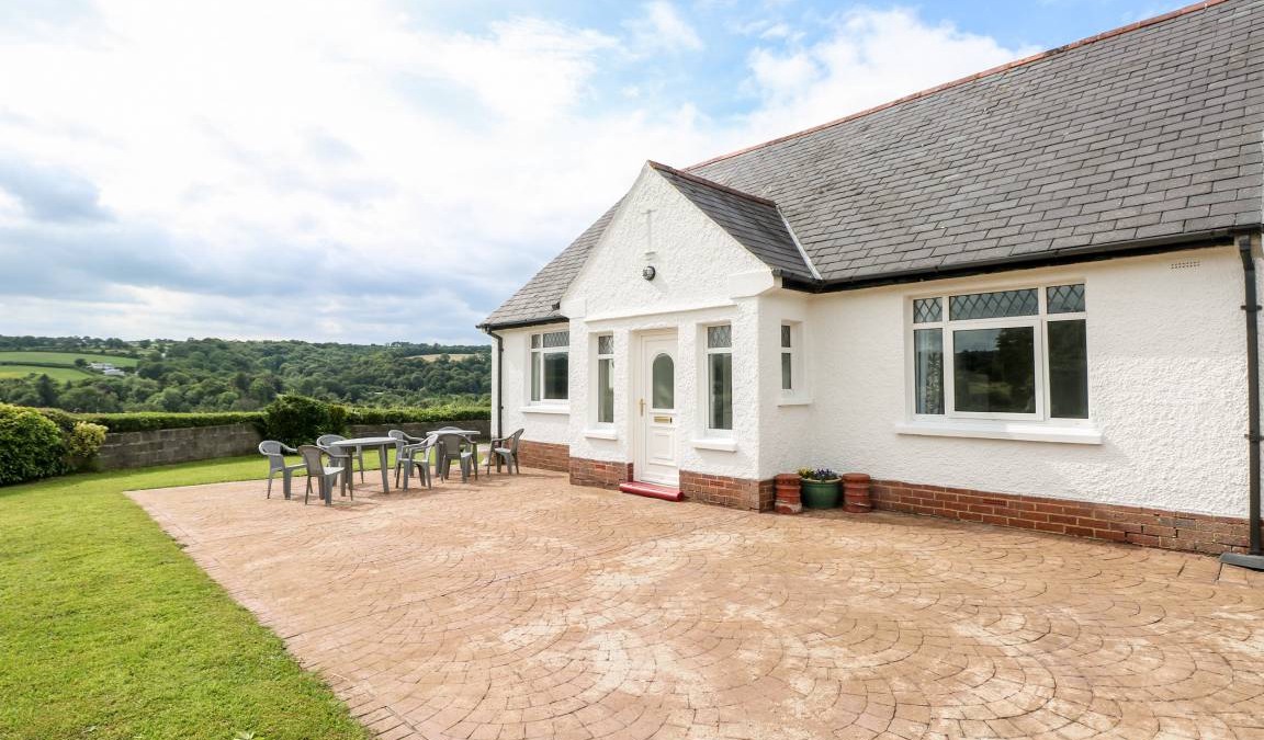 Cilgerran Cottage | Cabin ∙ 4 bedrooms ∙ 8 guests
