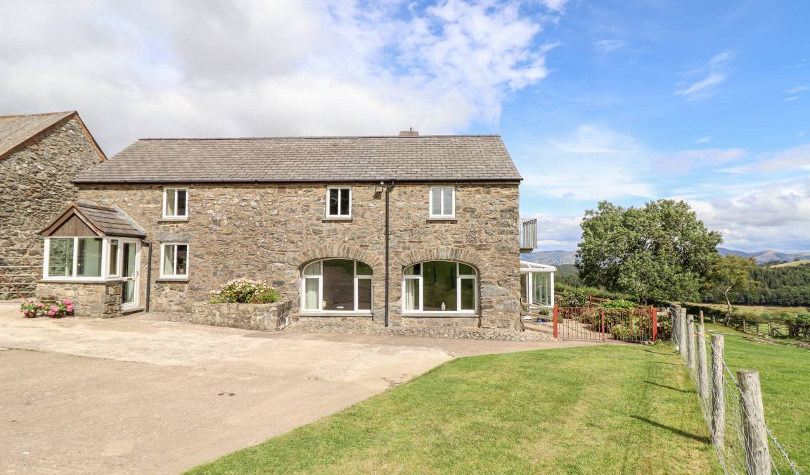 Ruthin Cottage | Cabin ∙ 4 bedrooms ∙ 8 guests