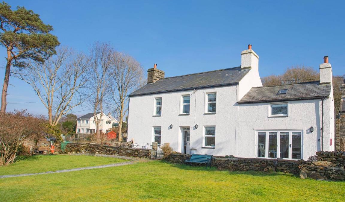 Talsarnau Cottage | Cabin ∙ 4 bedrooms ∙ 7 guests