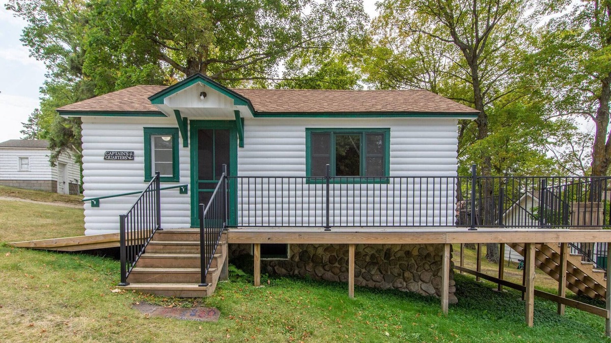 Longville Cabin | Cabin 4, Lien's Resort, Leech Lake, Fishing, Boating Swimming