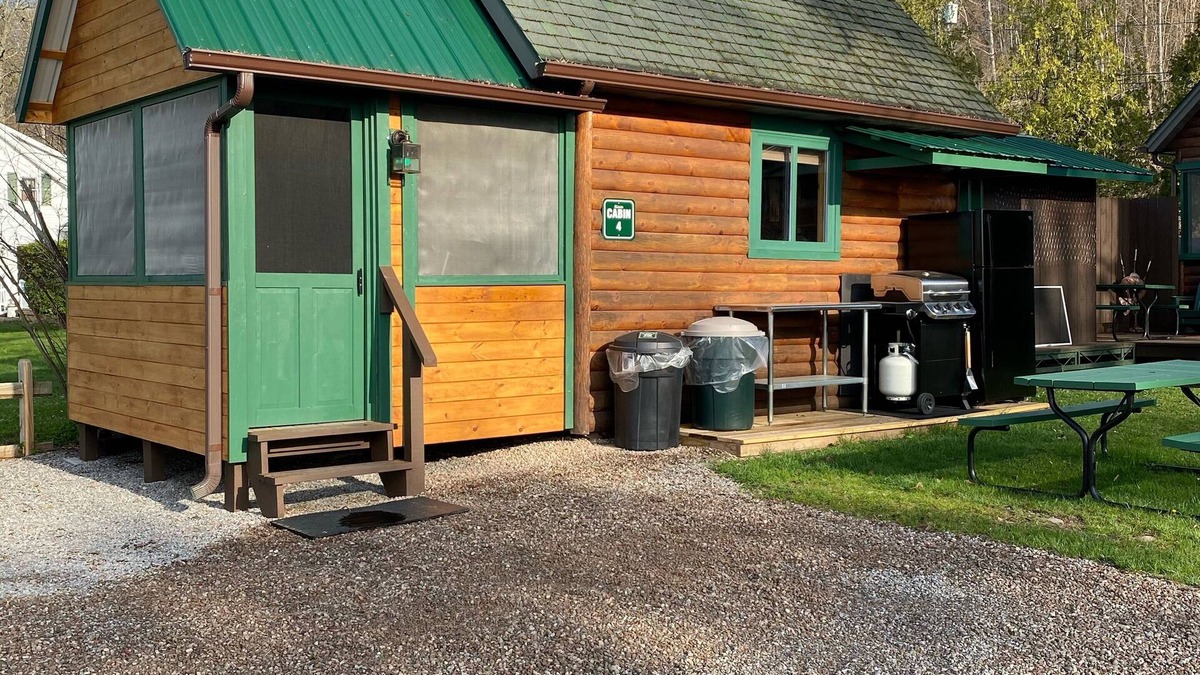 North Bay Cabin | Cabin 4 Waterfront - Three Pines Lodging & Marina
