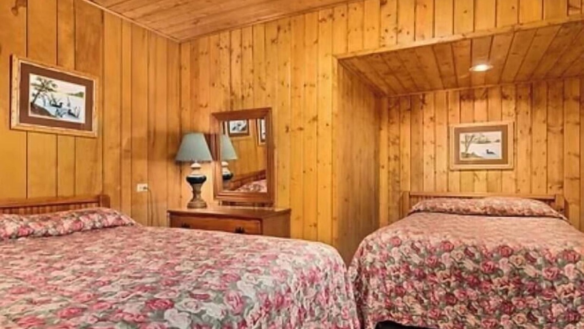 Pine River Apartment | Cabin 5 at Heaths Resort