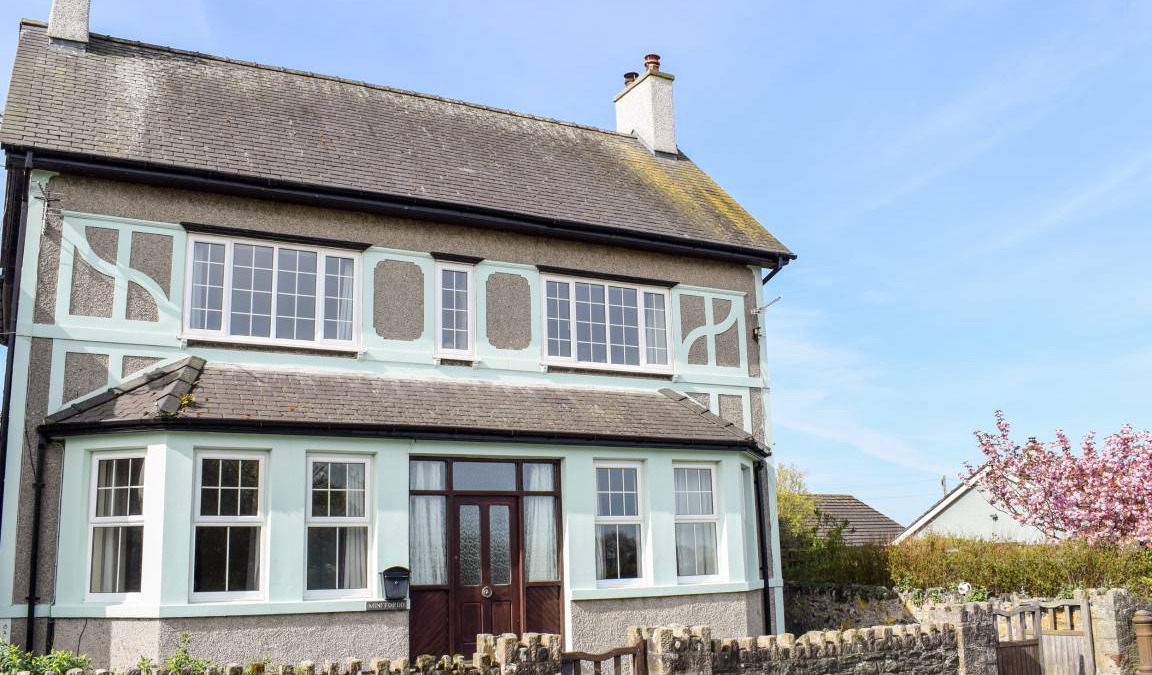 Newborough Cottage | Cabin ∙ 5 bedrooms ∙ 10 guests
